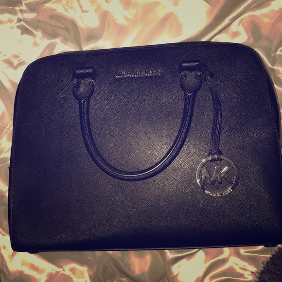 Michael Kors Jet Set Travel Handbag - Picture 1 of 2